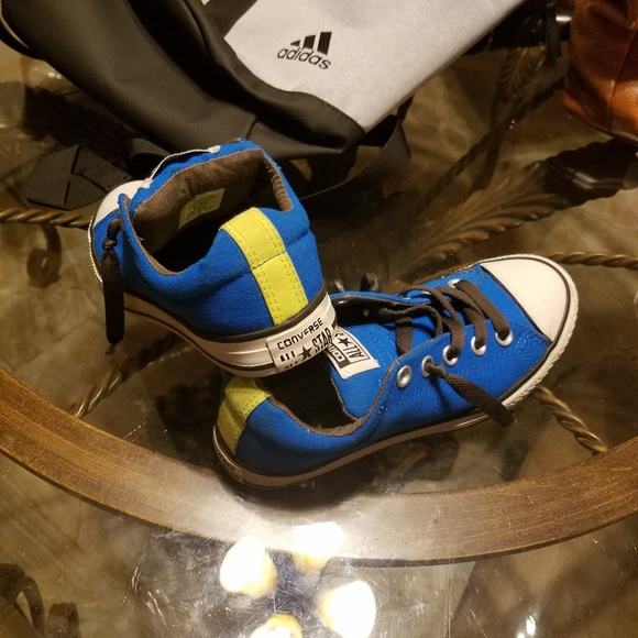 Boys Converse - Picture 2 of 3